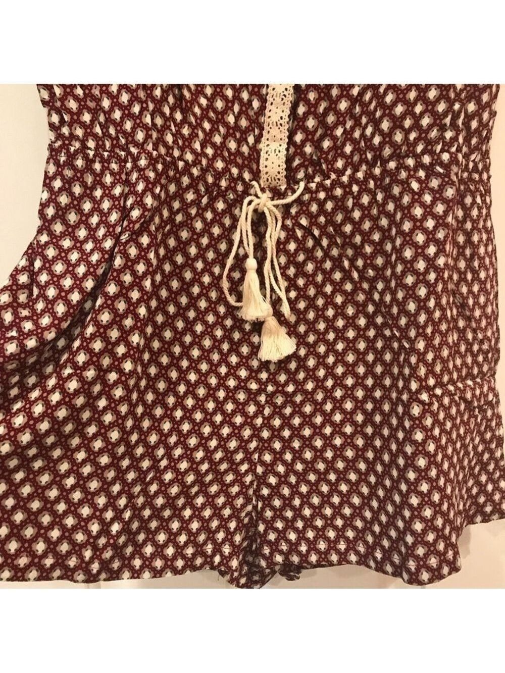 Romper Lightweight with Decorative Lace NEW - Picture 3 of 4